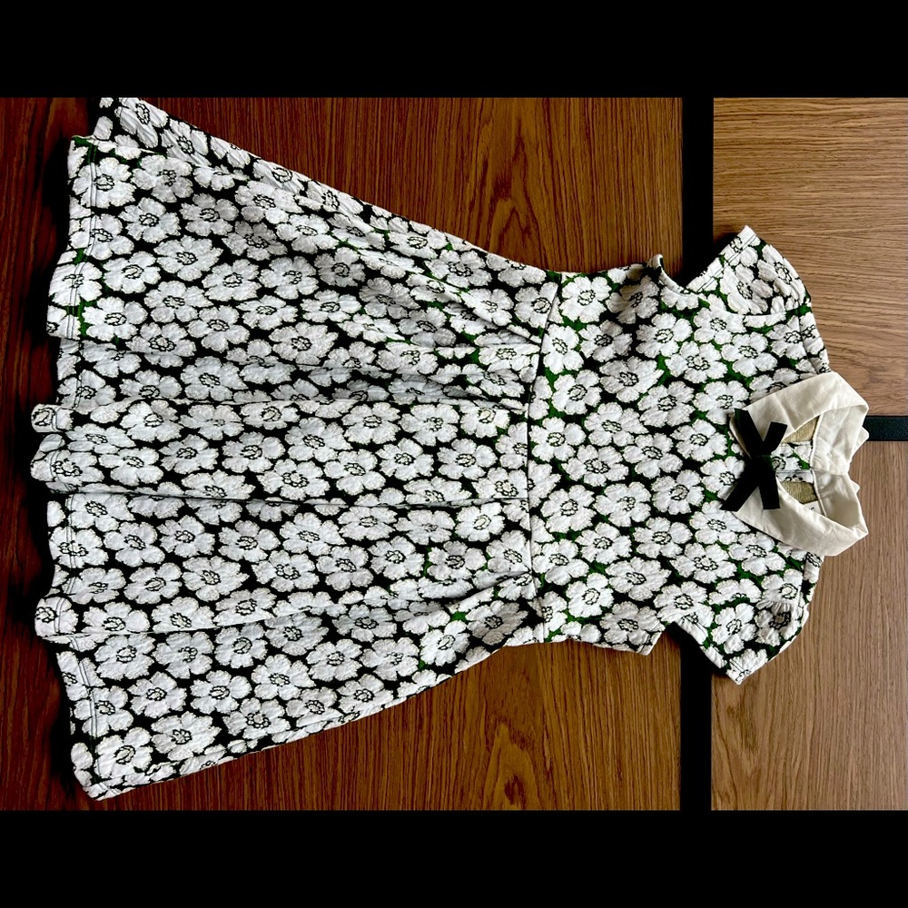 Janie and Jack Girl Dress. Size 6. Green and White color.